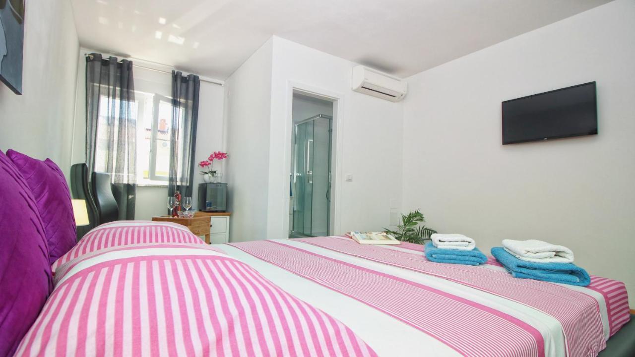 Guesthouse Esma Rovigno Esterno foto