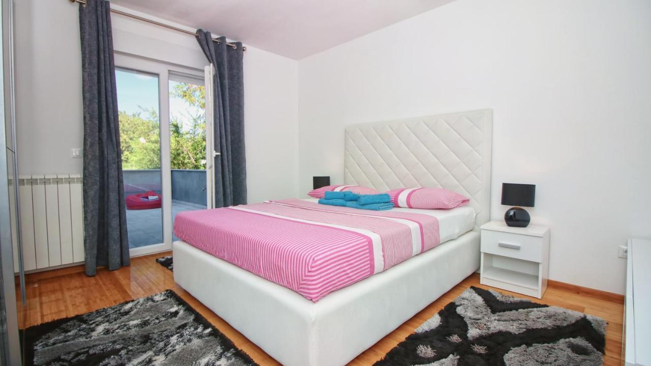 Guesthouse Esma Rovigno Esterno foto